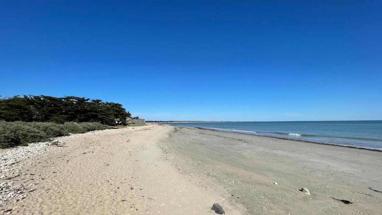 Maison Sur La Plage Avec Vue Mer Panoramique Le Martray Exterior photo